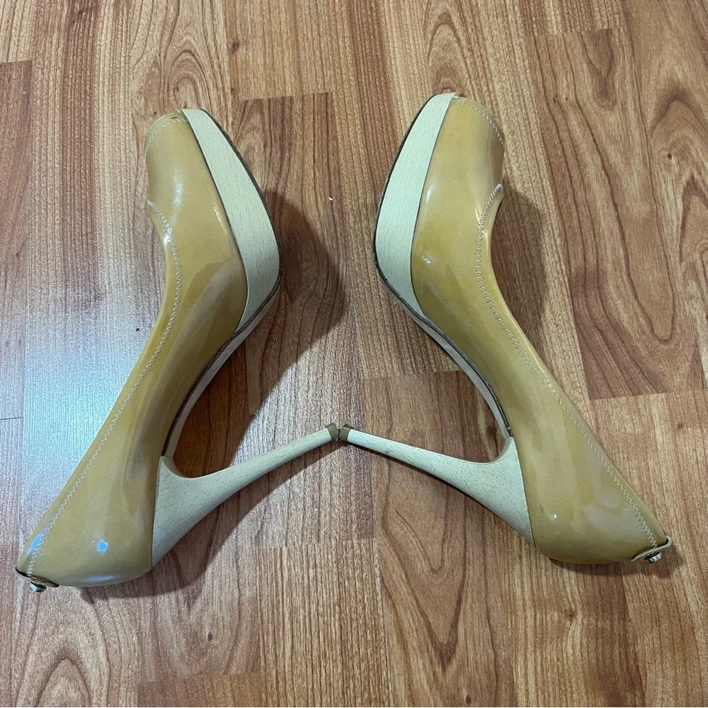 Stuart Weitzman Beige Nude Patent Leather Peep Toe Platform Pump High Heel 9M